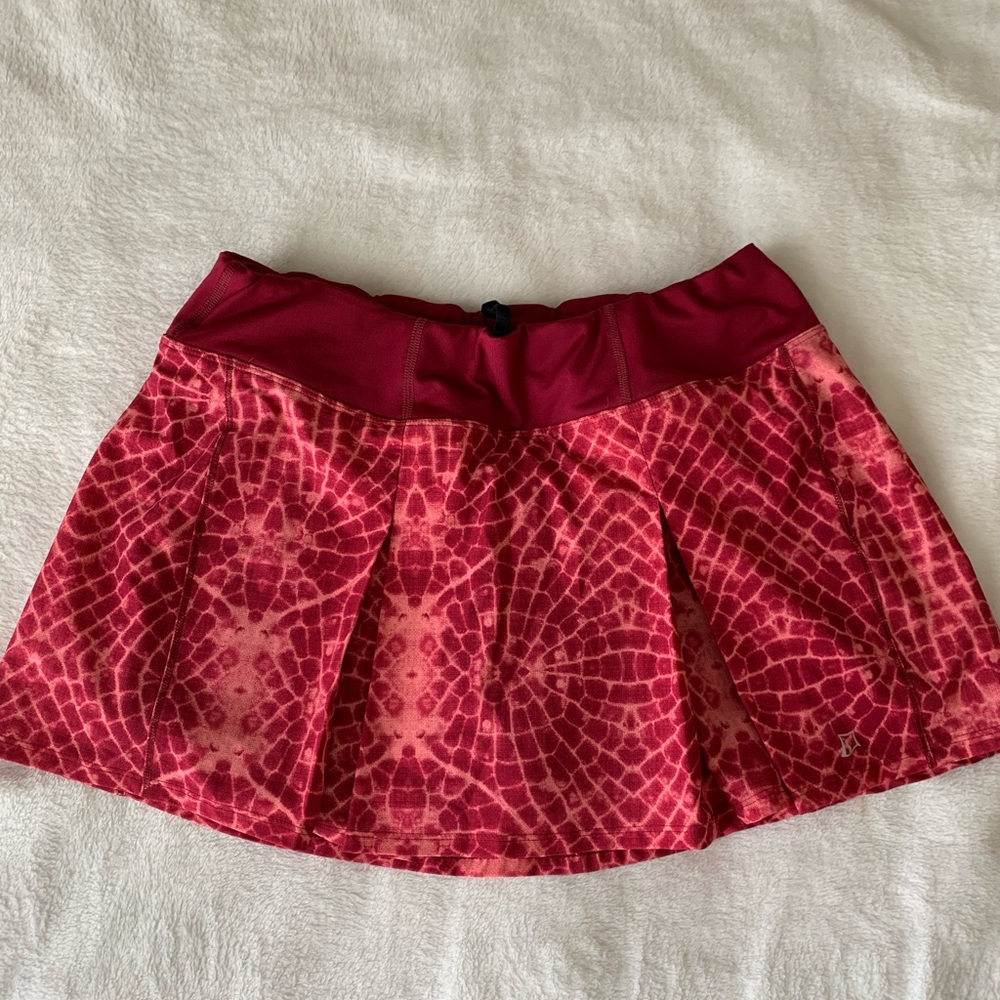 Skirt sports coral skirt with spandex underneath